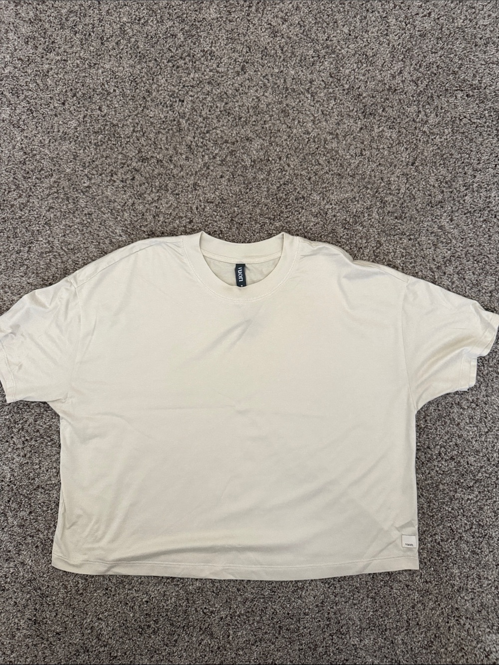 Vuori Short Sleeve Crewneck Tee in Cream